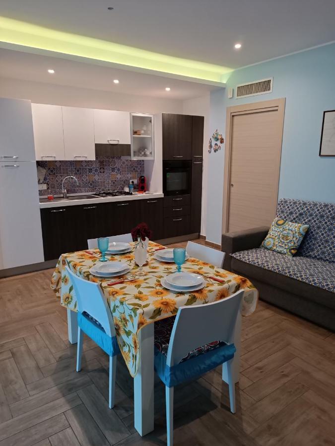 Casa Azzurra Lejlighed Giardini Naxos Eksteriør billede